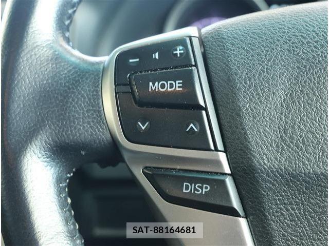 Toyota MARK X 2016-06 8354883-12