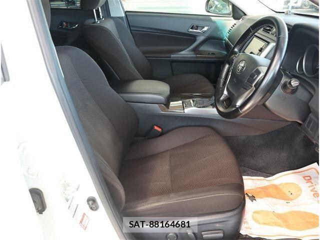 Toyota MARK X 2016-06 8354883-13