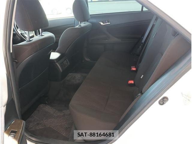 Toyota MARK X 2016-06 8354883-16