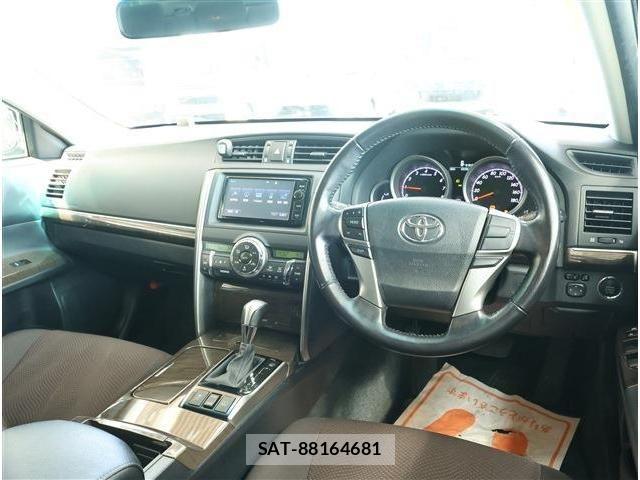 Toyota MARK X 2016-06 8354883-1