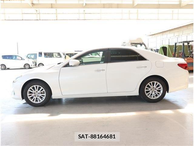 Toyota MARK X 2016-06 8354883-24