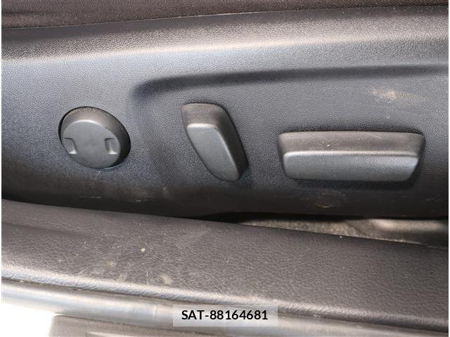 Toyota MARK X 2016-06 8354883-29