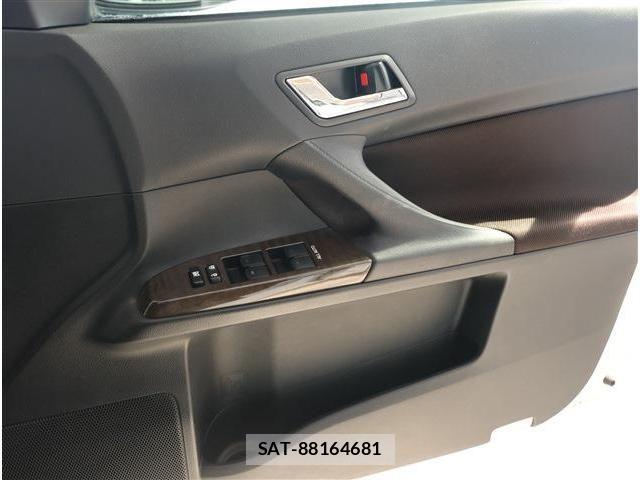 Toyota MARK X 2016-06 8354883-5