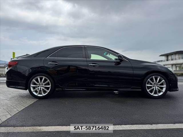 Toyota MARK X 2012-03 8354886-11