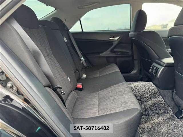 Toyota MARK X 2012-03 8354886-18