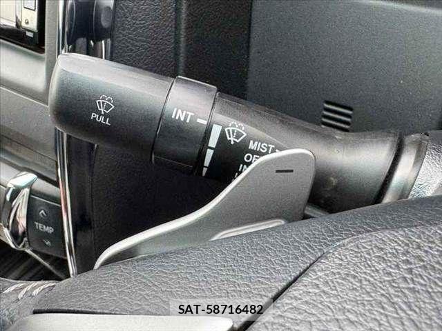 Toyota MARK X 2012-03 8354886-24