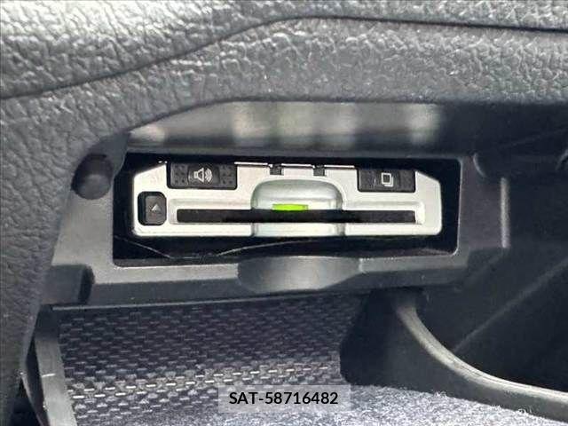 Toyota MARK X 2012-03 8354886-25