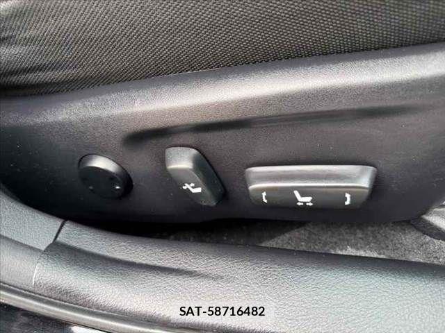 Toyota MARK X 2012-03 8354886-29