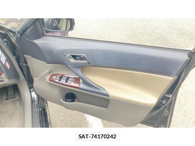 Toyota MARK X 2010-08 8366819-12