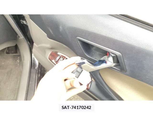 Toyota MARK X 2010-08 8366819-13