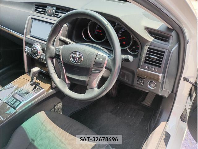 Toyota MARK X 2014-02 8366815-12