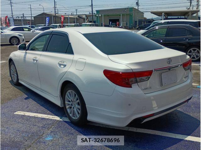 Toyota MARK X 2014-02 8366815-4
