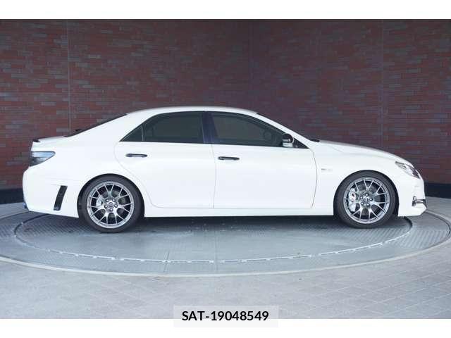 Toyota MARK X 2019-09 8366812-1