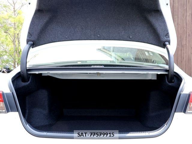 Toyota MARK X 2015-11 8366816-28