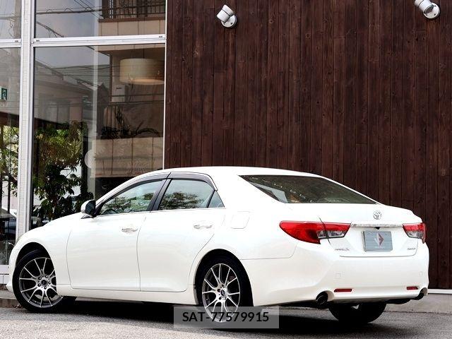 Toyota MARK X 2015-11 8366816-2
