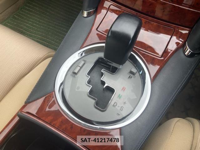 Toyota MARK X 2007-10 8366821-22