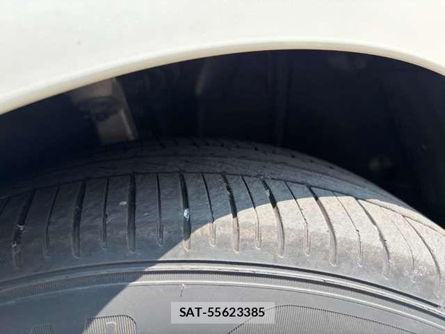 Toyota MARK X 2013-07 8366817-12