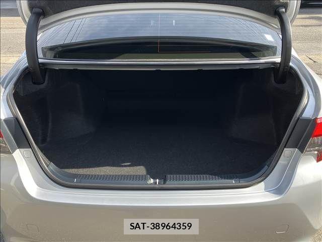 Toyota MARK X 2013-07 8485671-12