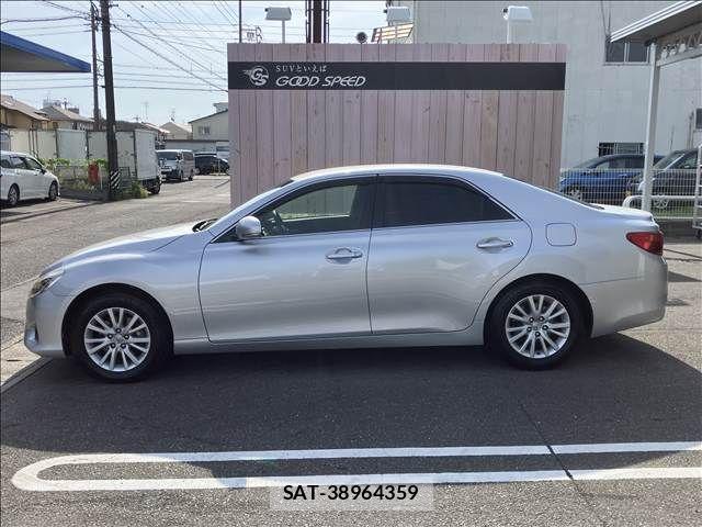 Toyota MARK X 2013-07 8485671-16