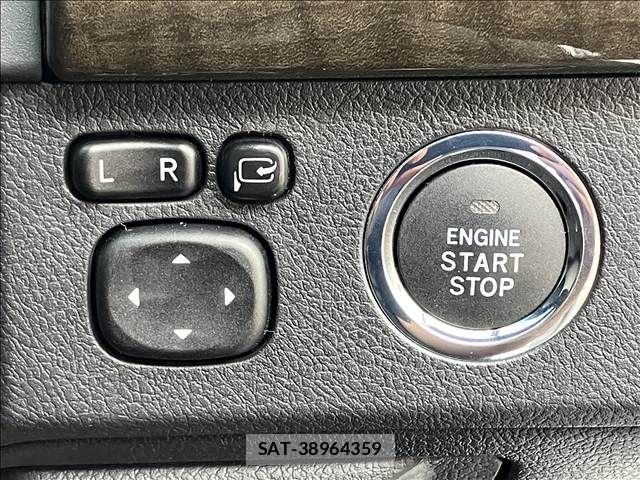 Toyota MARK X 2013-07 8485671-8