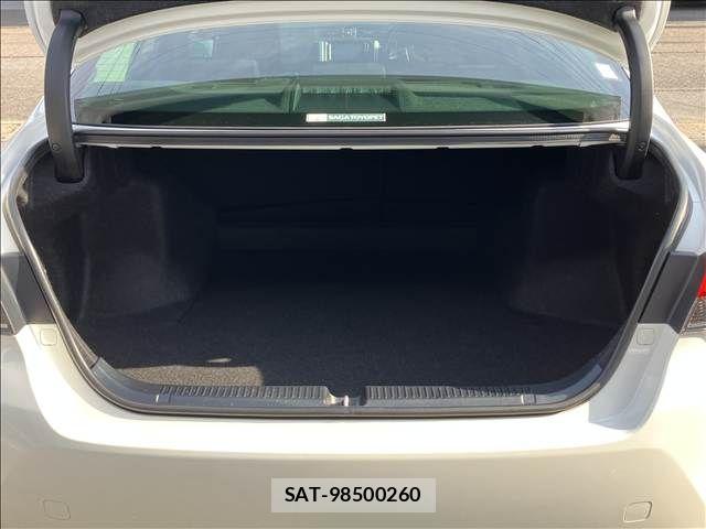 Toyota MARK X 2013-07 8485672-12