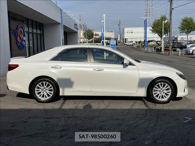 Toyota MARK X 2013-07 8485672-17