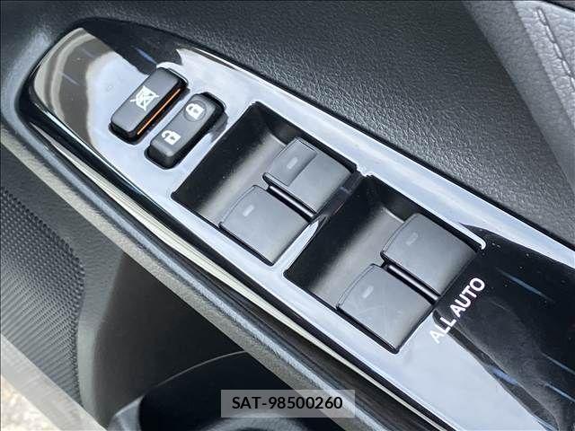 Toyota MARK X 2013-07 8485672-8