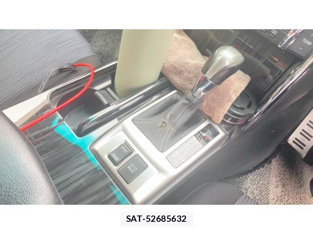 Toyota MARK X 2010-08 8525625-10