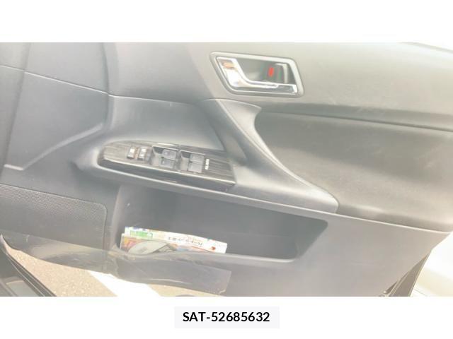 Toyota MARK X 2010-08 8525625-13