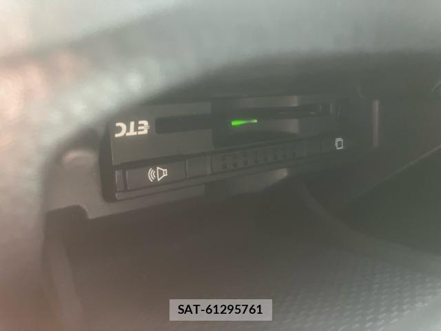 Toyota MARK X 2012-10 8525626-21