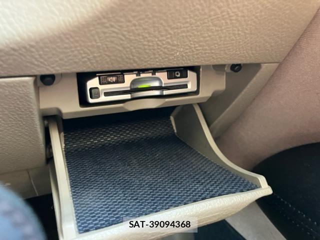 Toyota MARK X 2006-05 8525630-17