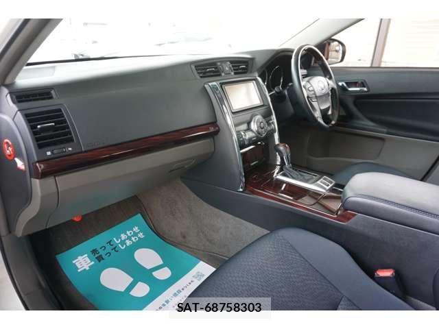 Toyota MARK X 2011-12 8562528-15