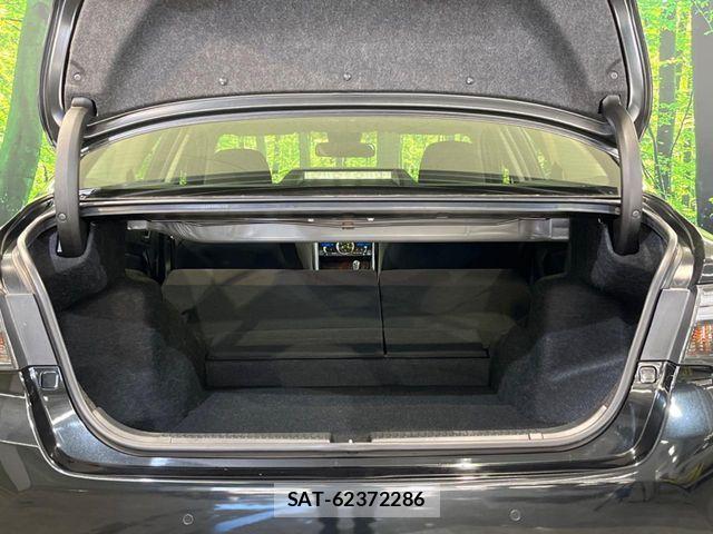 Toyota MARK X 2017-08 8627557-9