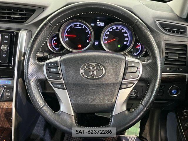 Toyota MARK X 2017-08 8627557-10