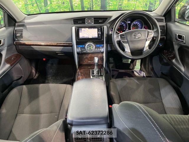 Toyota MARK X 2017-08 8627557-1