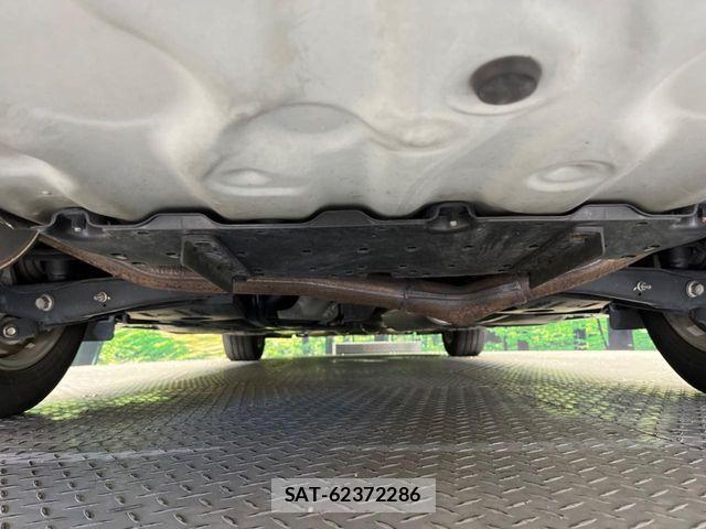 Toyota MARK X 2017-08 8627557-19