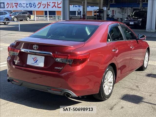 Toyota MARK X 2012-09 8627559-15