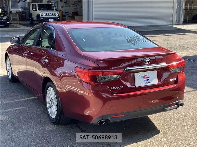 Toyota MARK X 2012-09 8627559-16