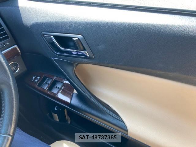Toyota MARK X 2013-08 8627558-10