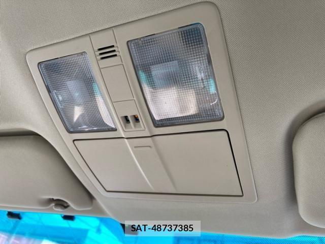 Toyota MARK X 2013-08 8627558-17