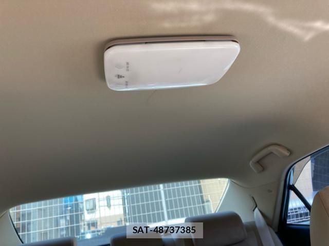 Toyota MARK X 2013-08 8627558-18
