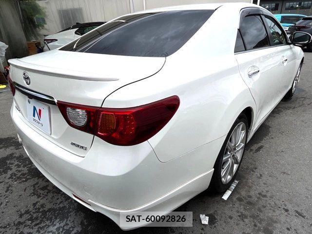 Toyota MARK X 2010-11 8666441-16