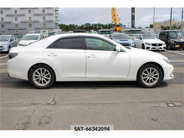 Toyota MARK X 2017-03 8666442-9