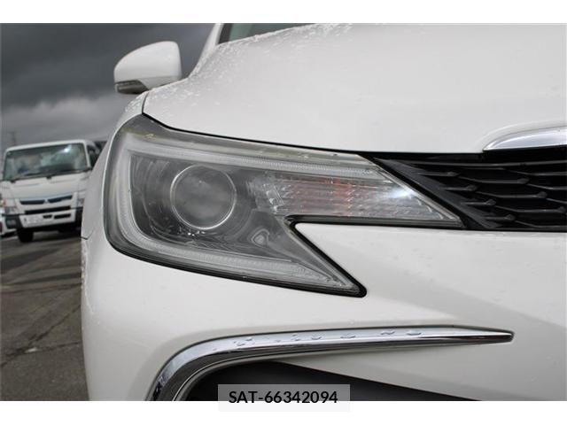 Toyota MARK X 2017-03 8666442-17