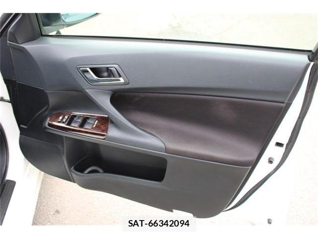 Toyota MARK X 2017-03 8666442-29