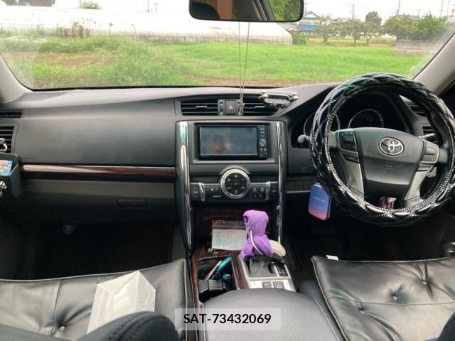 Toyota MARK X 2012-02 8666444-12