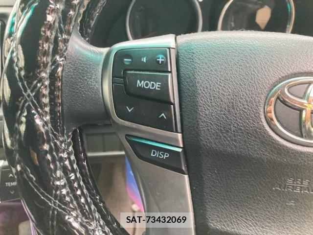 Toyota MARK X 2012-02 8666444-15