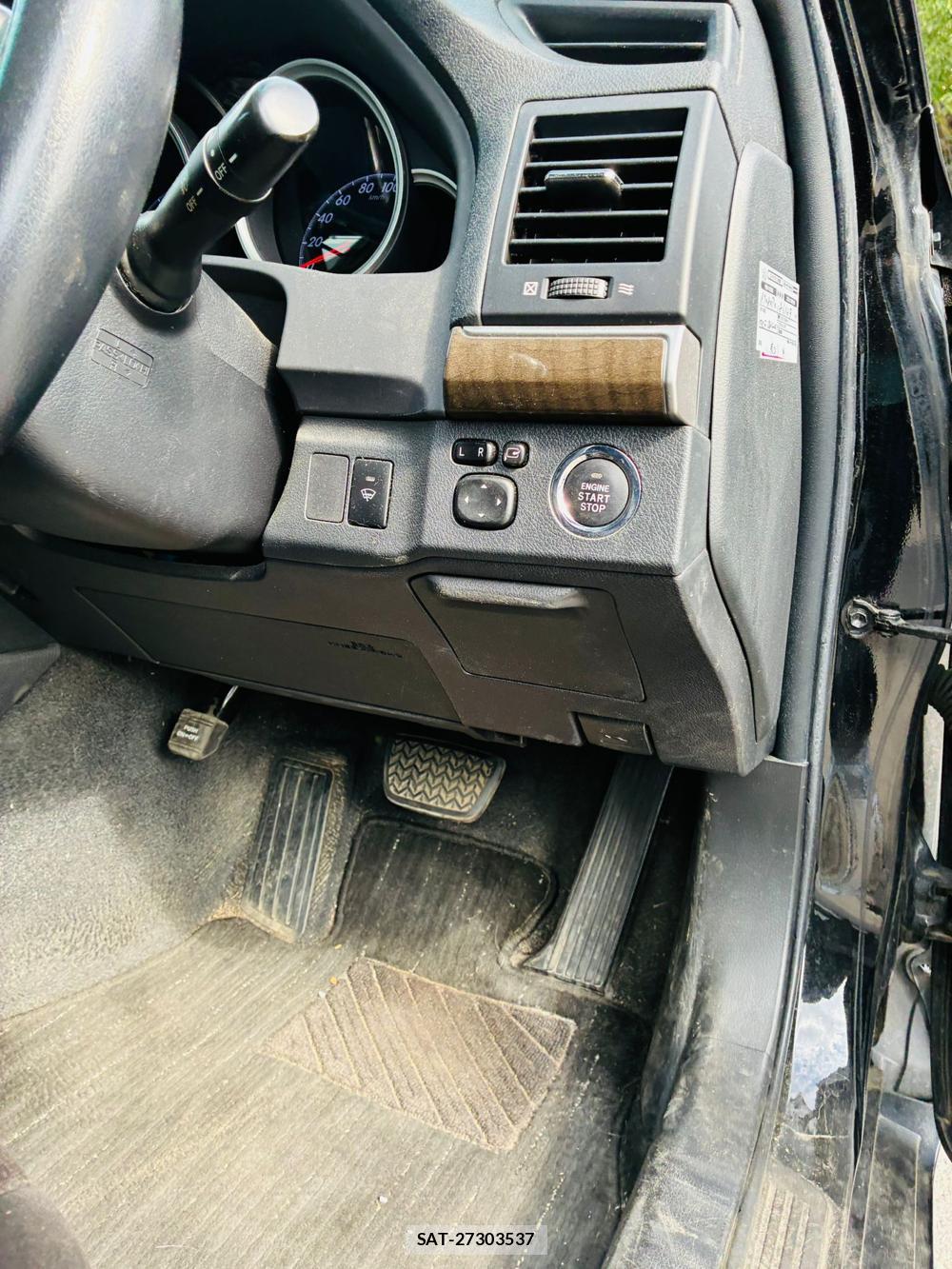 Toyota MARK X 2013-07 8625595-16