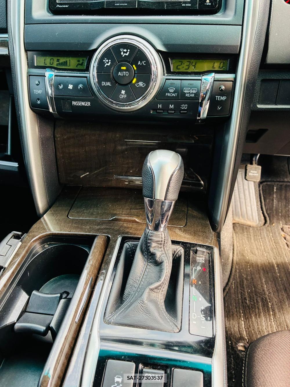 Toyota MARK X 2013-07 8625595-21