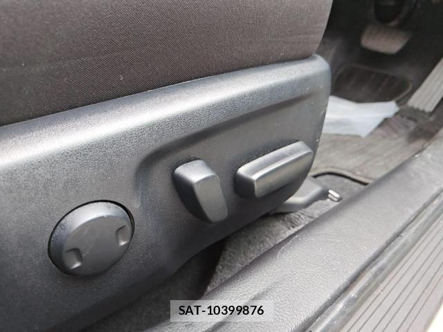 Toyota MARK X 2020-02 8830082-13